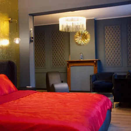Romantic Suite Boudoir-Bleu Apartment De Panne